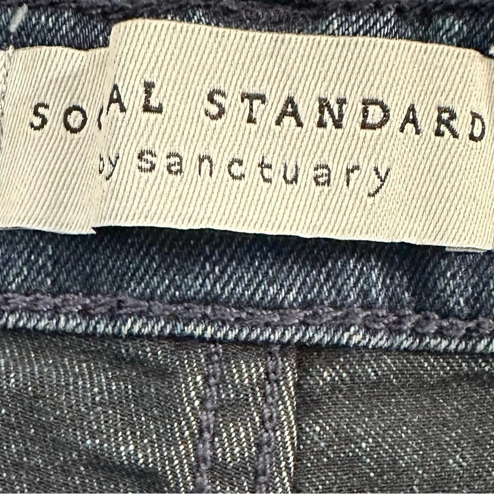 Social Standard by Sanctuary women's size 14, high rise crop straight, raw hem - Picture 5 of 6